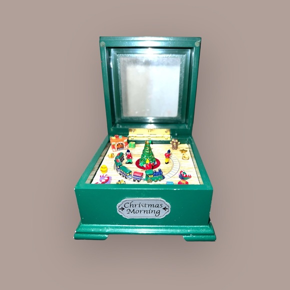 Mr. Christmas Miniature Music Box - Picture 2 of 7